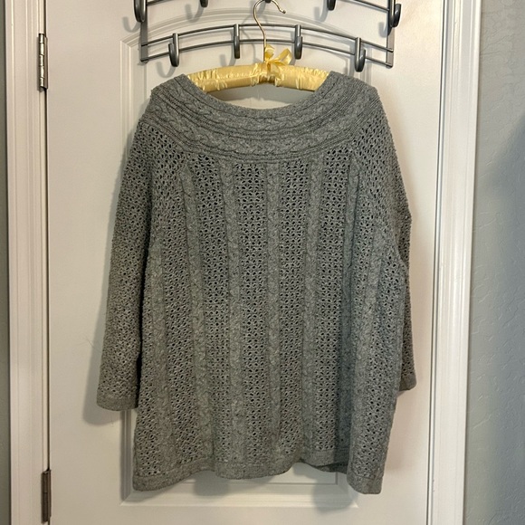 Croft&Barrow Grey Scoop Neck two button 3/4 sleeve woven sweater Size 2X - Picture 2 of 7